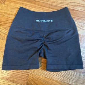 Alphalete amplify shorts 3.5 mocha XS